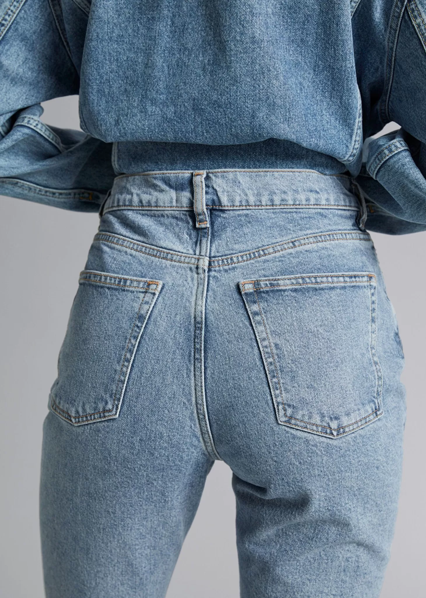 Jeans*& Other Stories Avsmalnende Jeans Lysebla